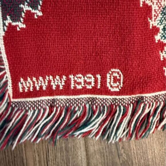Vintage 1991 MWW Santa Claus Christmas Throw Blanket - Picture 7 of 7